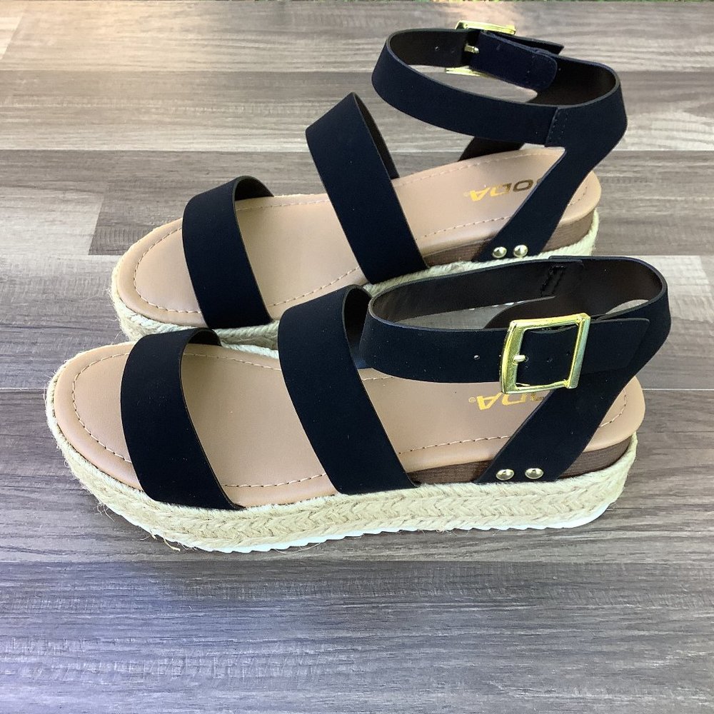 SODA BLACK WEDGE WITH BUCKLE DETAIL